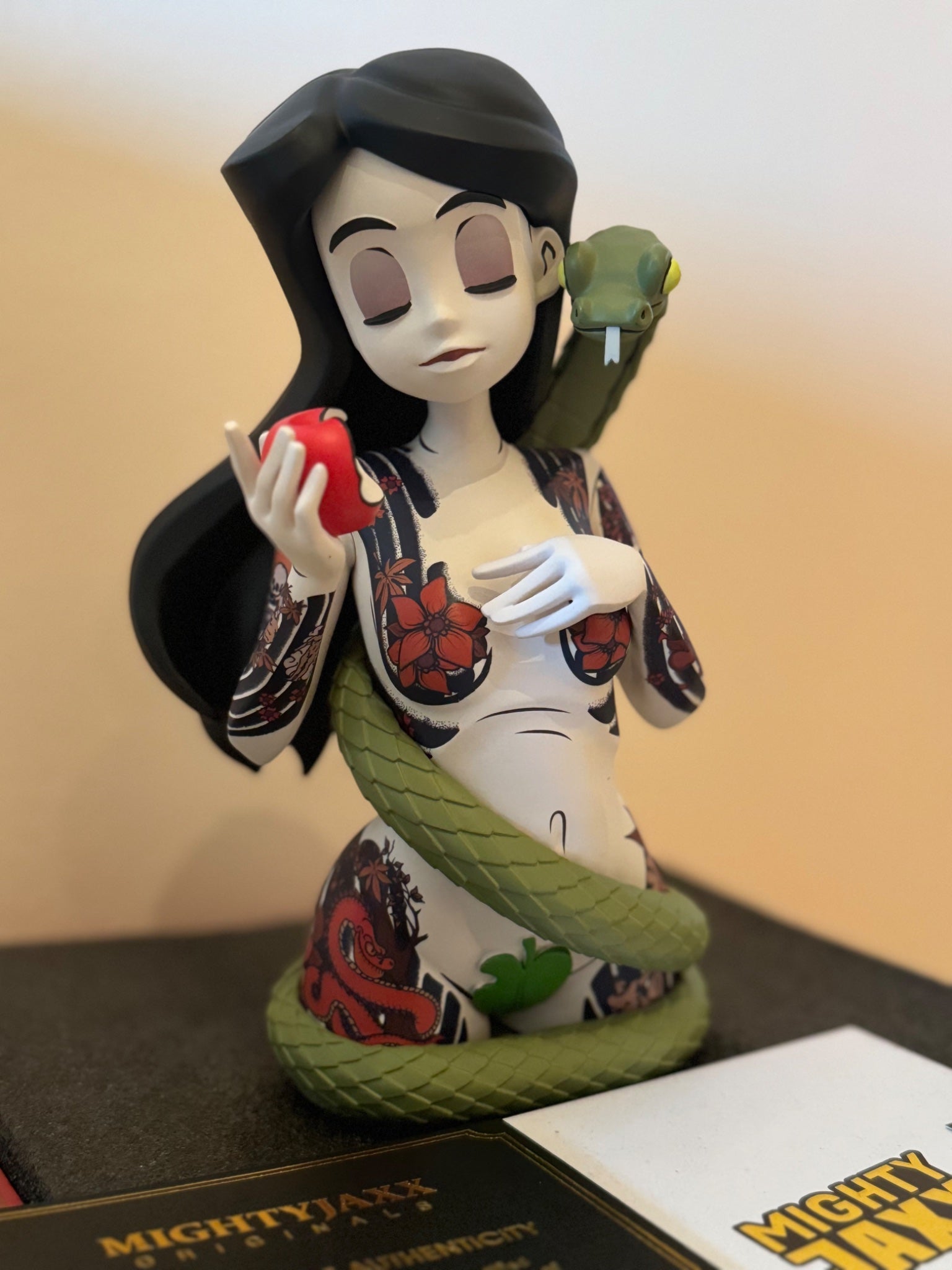 Mighty Jaxx - Inked Stories: Eve Featuring JPK (colorized