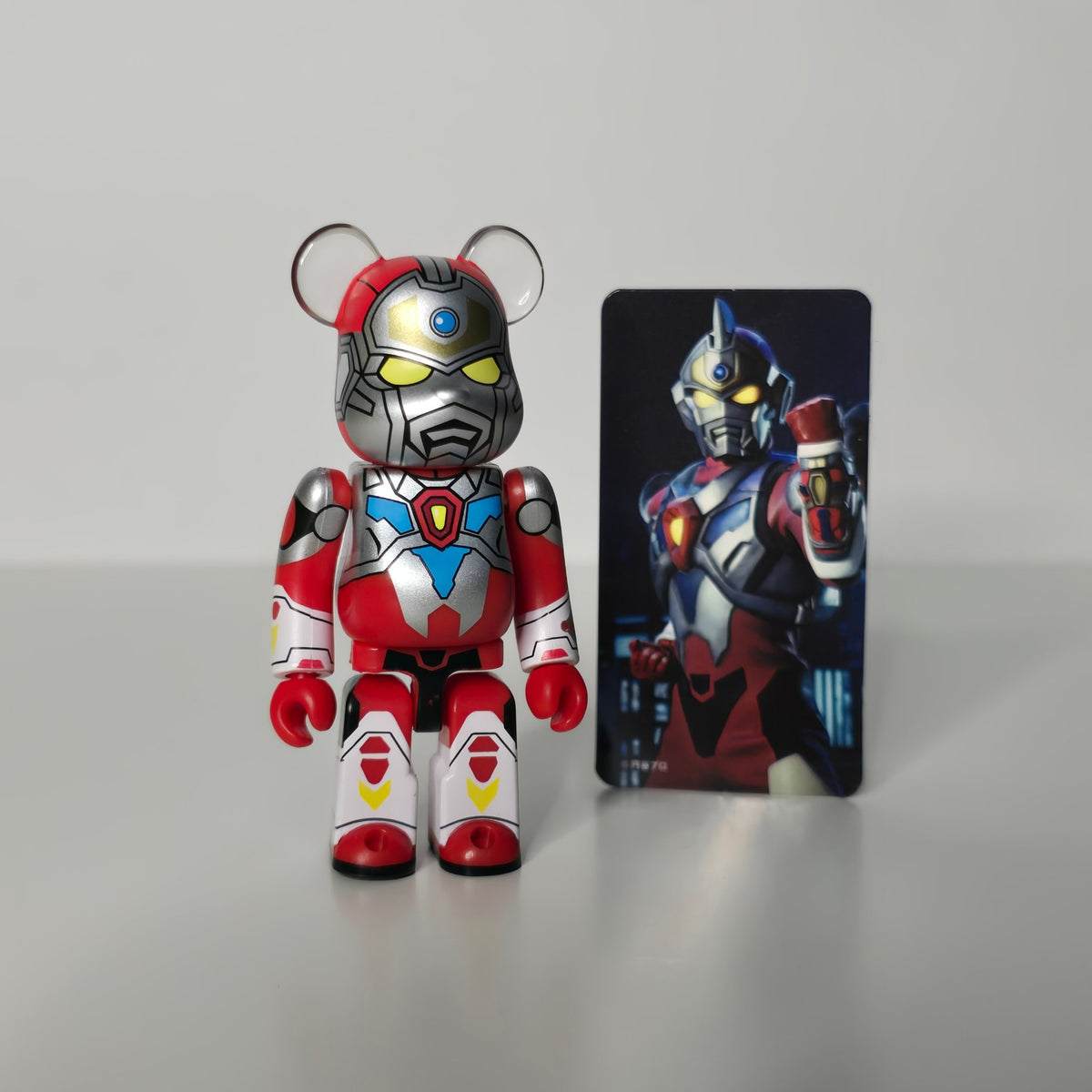 Gridman the Hyper Agent - Bearbrick Series 46 - Medicom Toy - 1