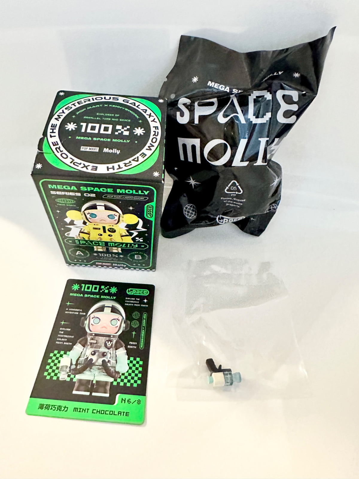 Mint Chocolate - Mega Space Molly 100% Series Two - Pop Mart - 1