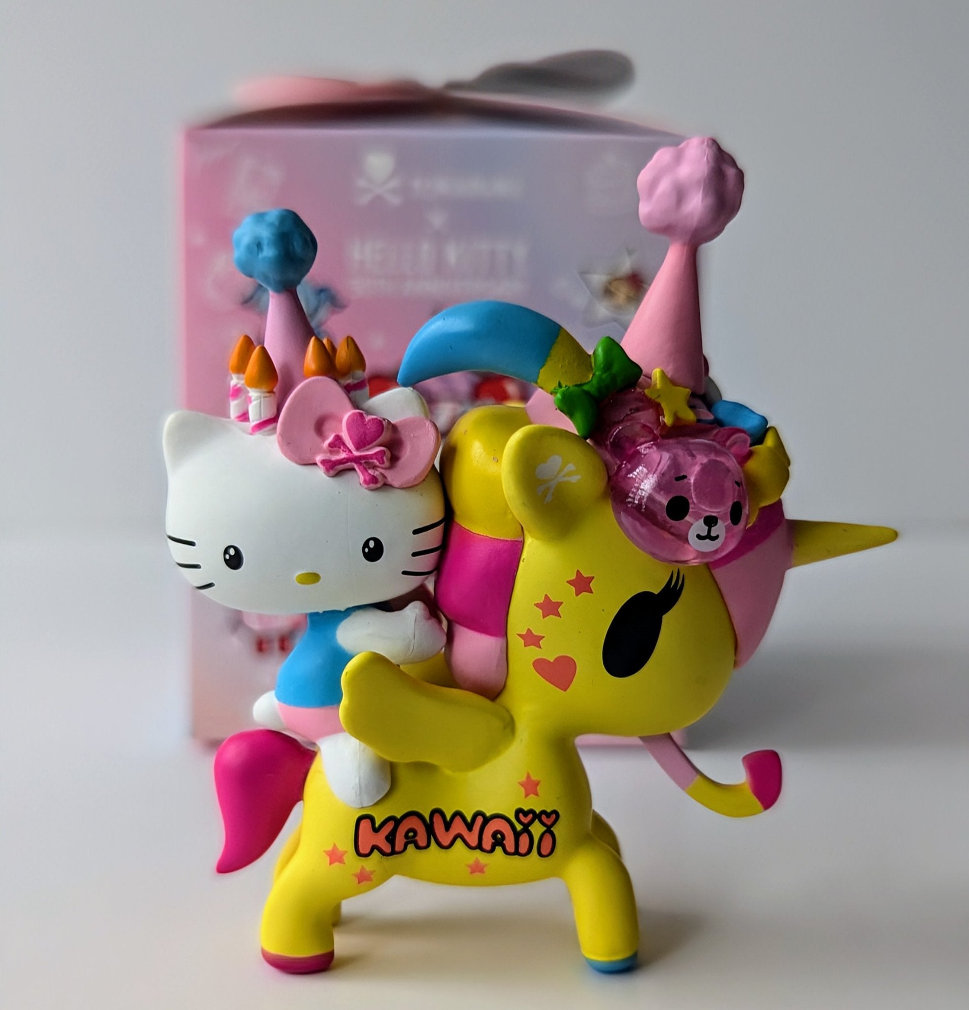 HELLO KITTY コレクターズマスコット缶付き Hello Kitty Preserved Terrarium | The Pilea Plant Shop