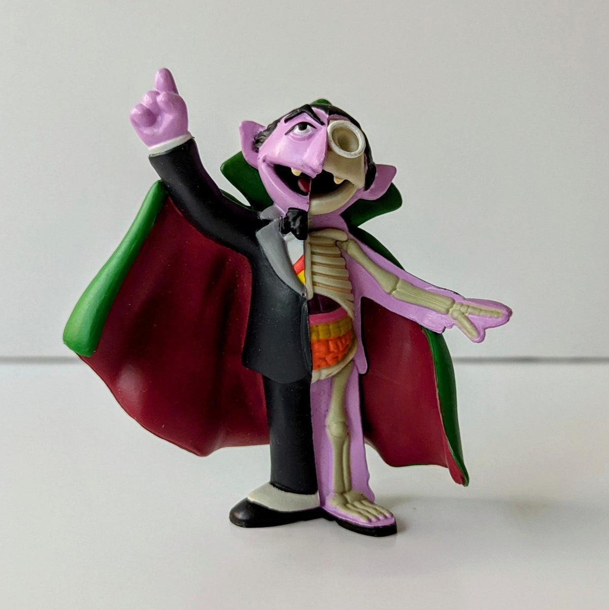 The Count - Jason Freeny's Hidden Dissectibles Sesame Street Series - Mighty Jaxx - 1