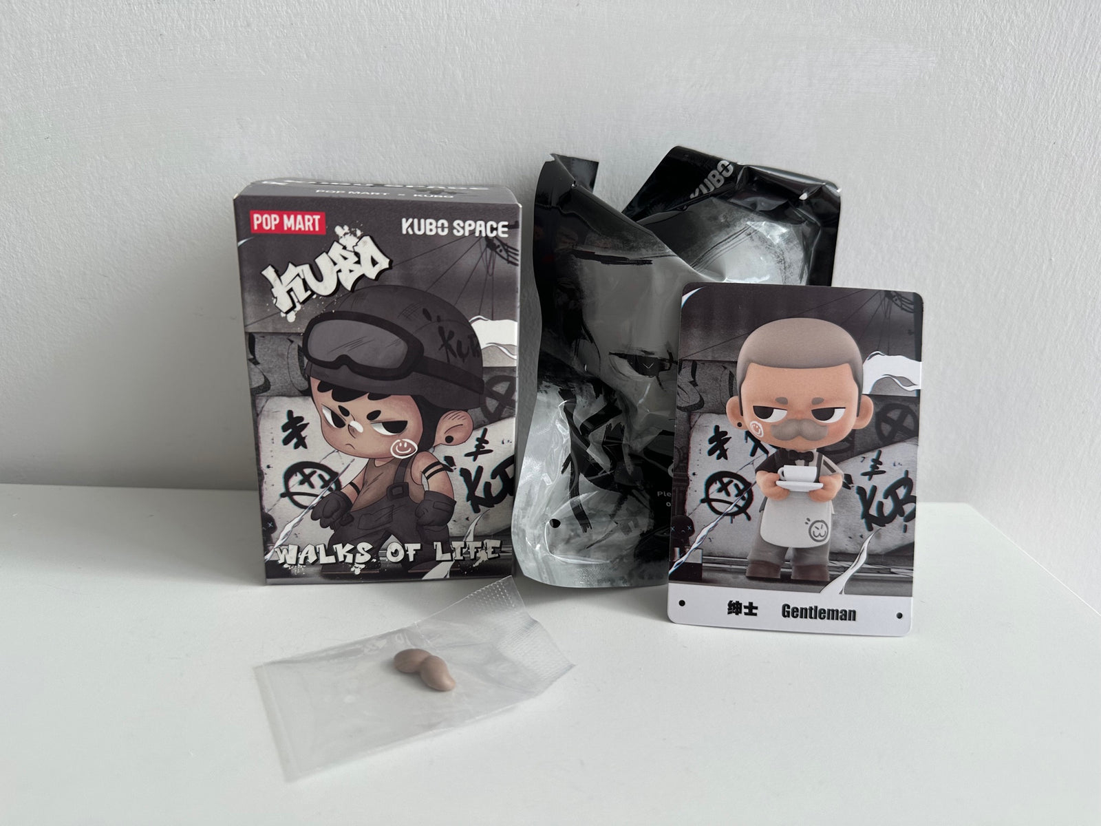 Gentleman - Kubo Walks of Life by POP MART - 1