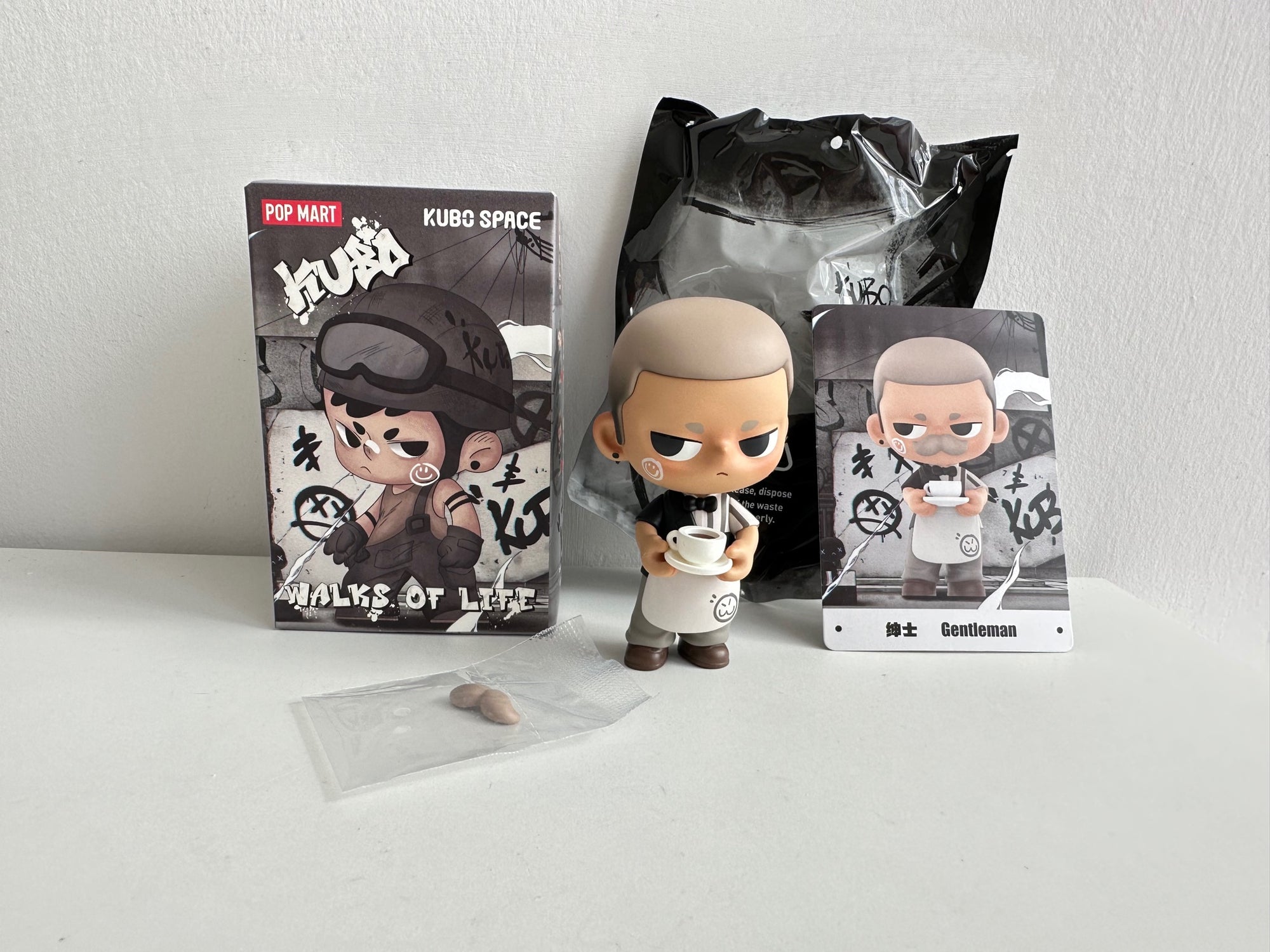 Gentleman - Kubo Walks of Life by POP MART - 1