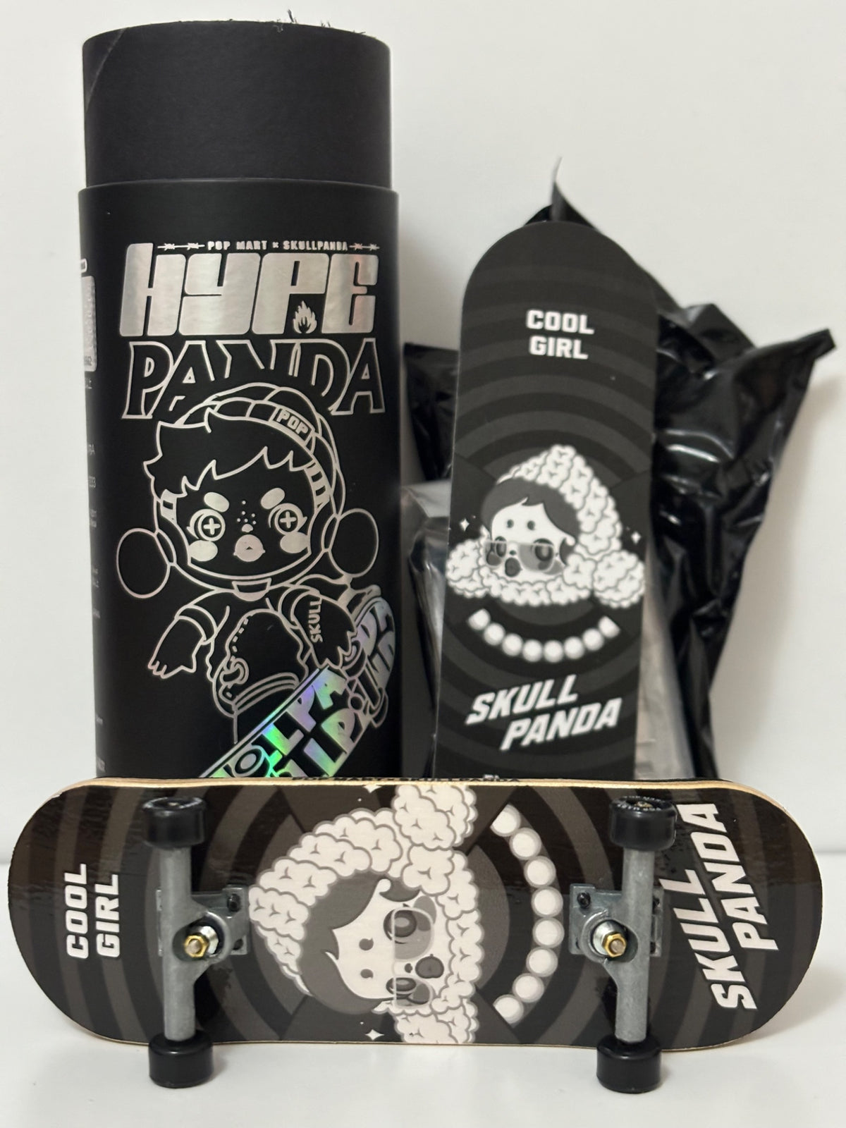 Elegant Girl - Skullpanda Hypepanda Finger Skateboard - 1