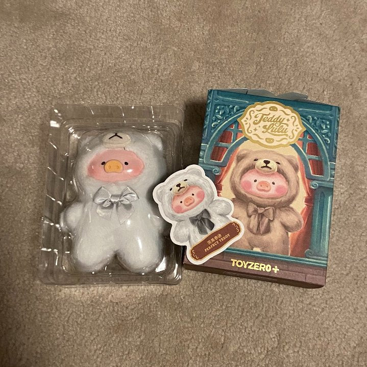 Perfect Teddy (white) - Lulu The Piggy Vintage Teddy Shop Vinyl Plush Pendant - 1