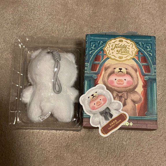 Perfect Teddy (white) - Lulu The Piggy Vintage Teddy Shop Vinyl Plush Pendant - 1