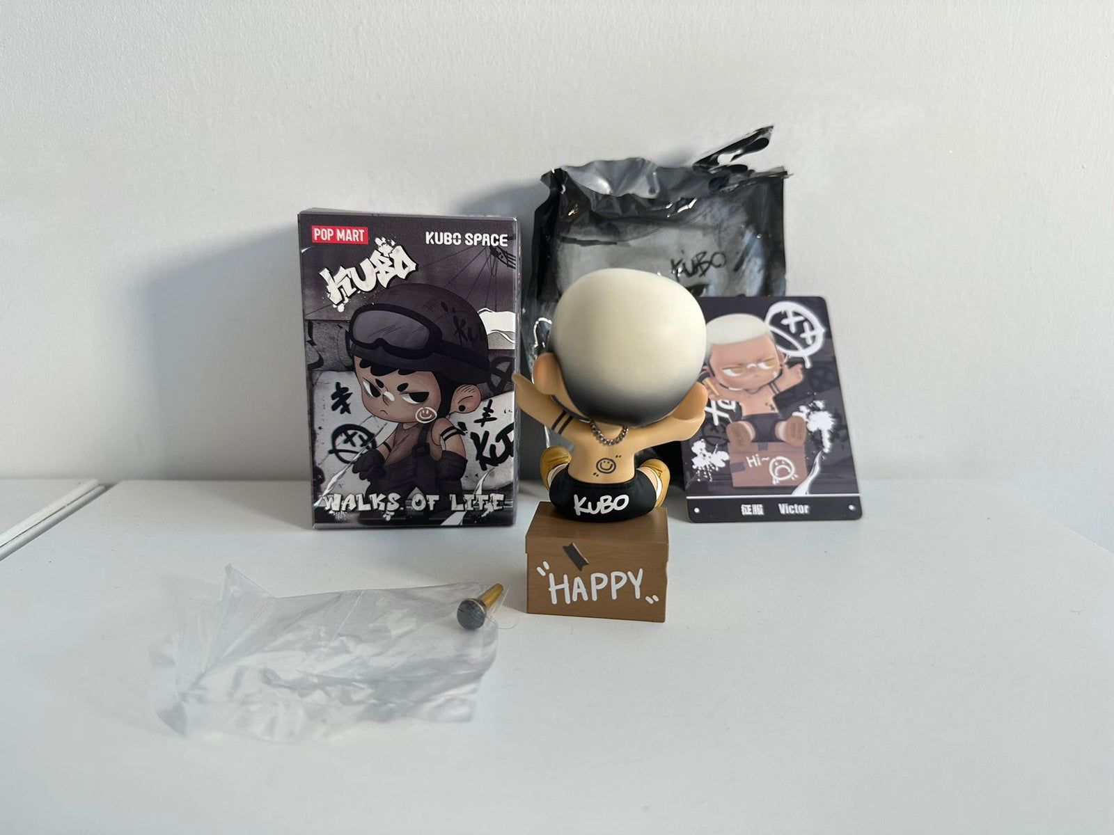Victor (Chaser/Secret)- Kubo Walks of Life by POP MART - 1