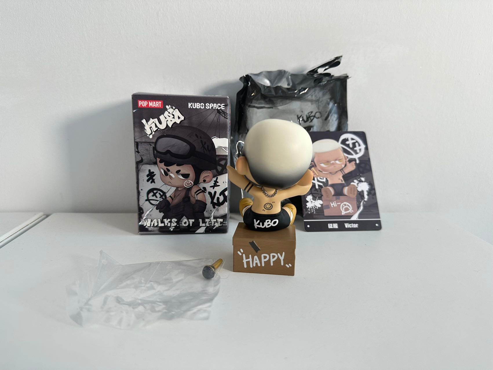 Victor (Chaser/Secret)- Kubo Walks of Life by POP MART - 1
