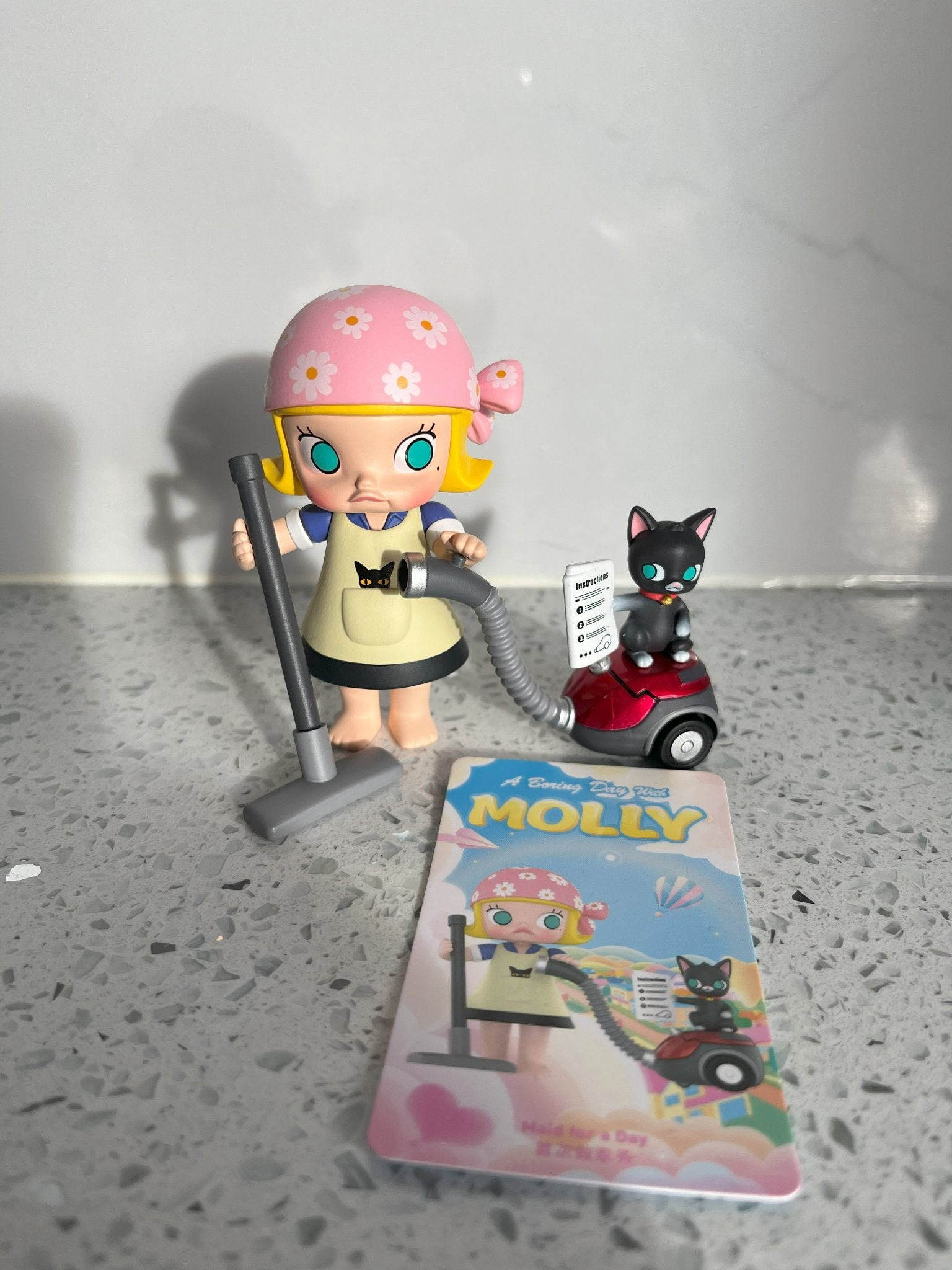 Maid for a Day - A Boring Day with Molly Series by Pop Mart - 1