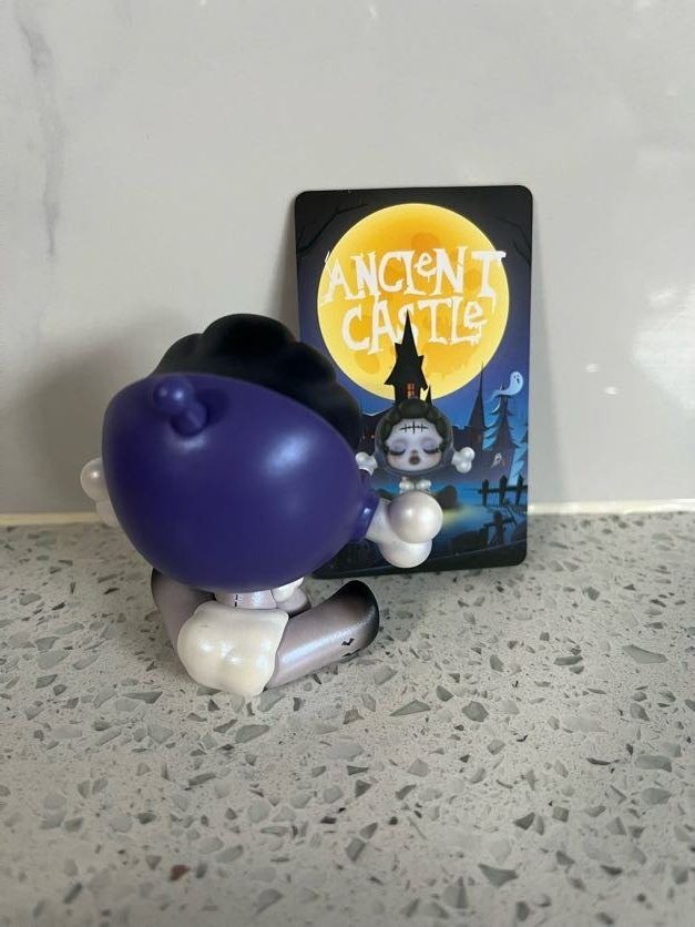 Phantom - Skullpanda Ancient Castle series by Pop Mart - 2