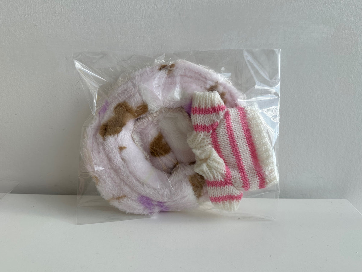 Fluffy hat with pink sweater Outfit - Labubu Clothes - 2