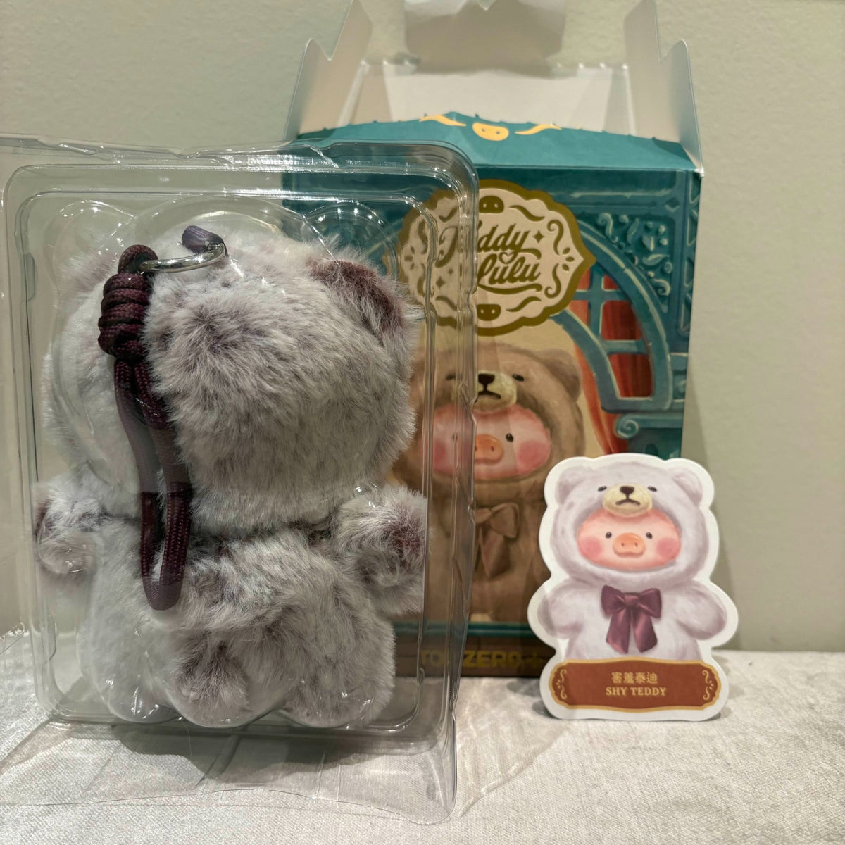 Shy Teddy (secret/chaser) - Lulu the Piggy Vintage Teddy Shop by TOYZERO+ - 2