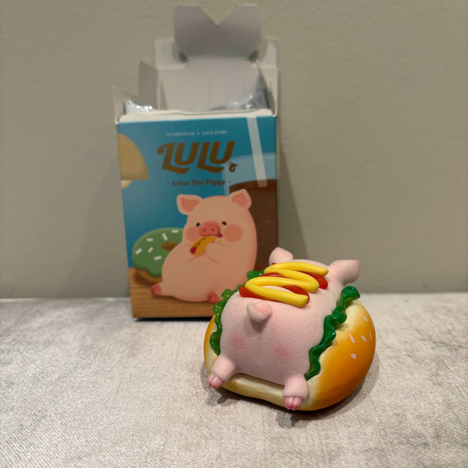 Lulu the Piggy Hot Dog Figure (Asia Exclusive) by TOYZERO+ - 1