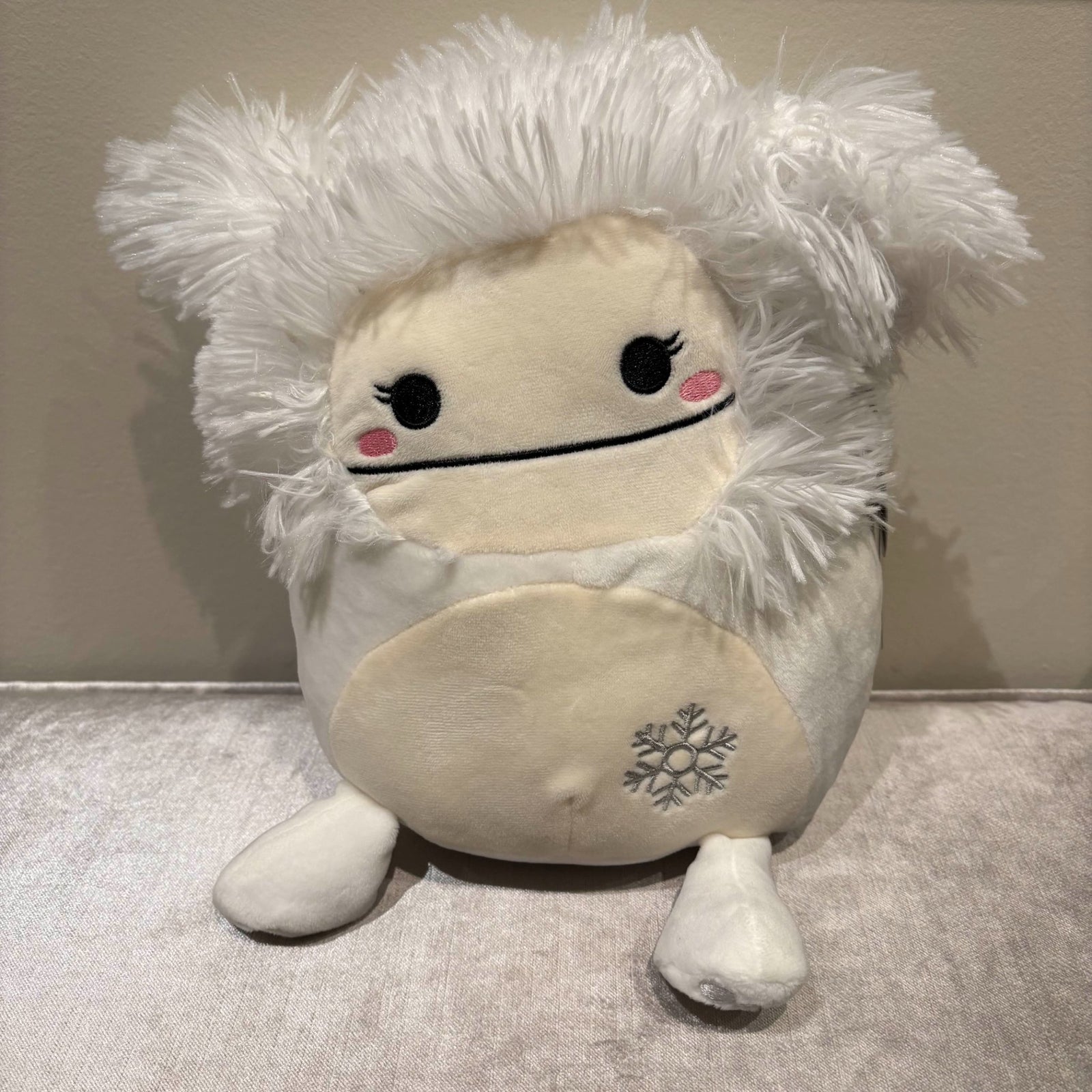 8" Evita the Bigfoot - Superstore Exclusive by Squishmallows - 1