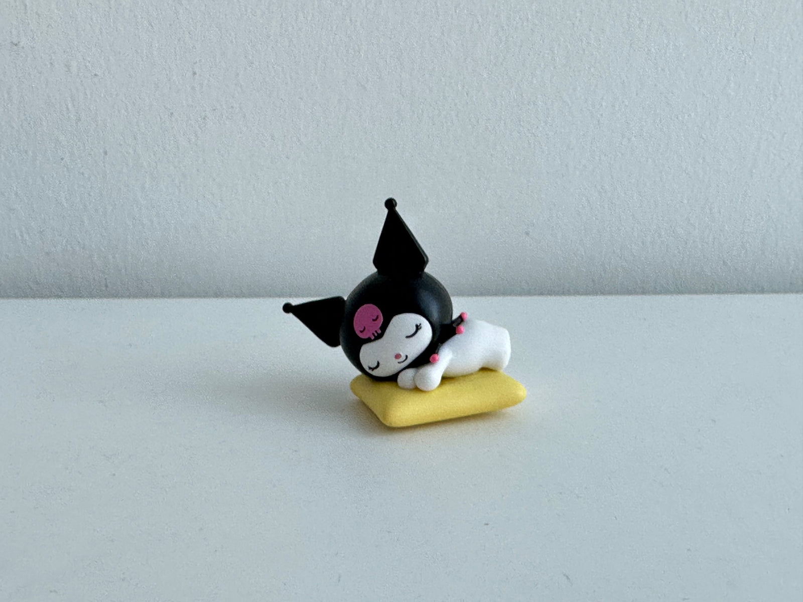 Kuromi sleeping bean - 1