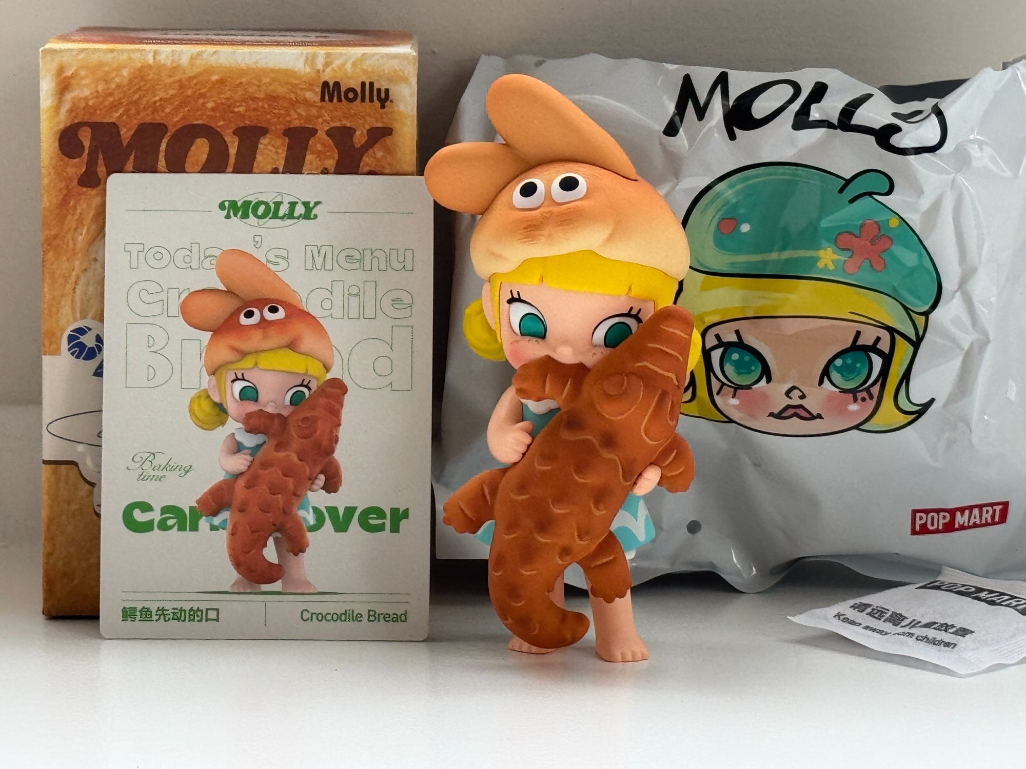 Crocodile Bread - Molly Carb Lover Series by POP MART - Mindzai
