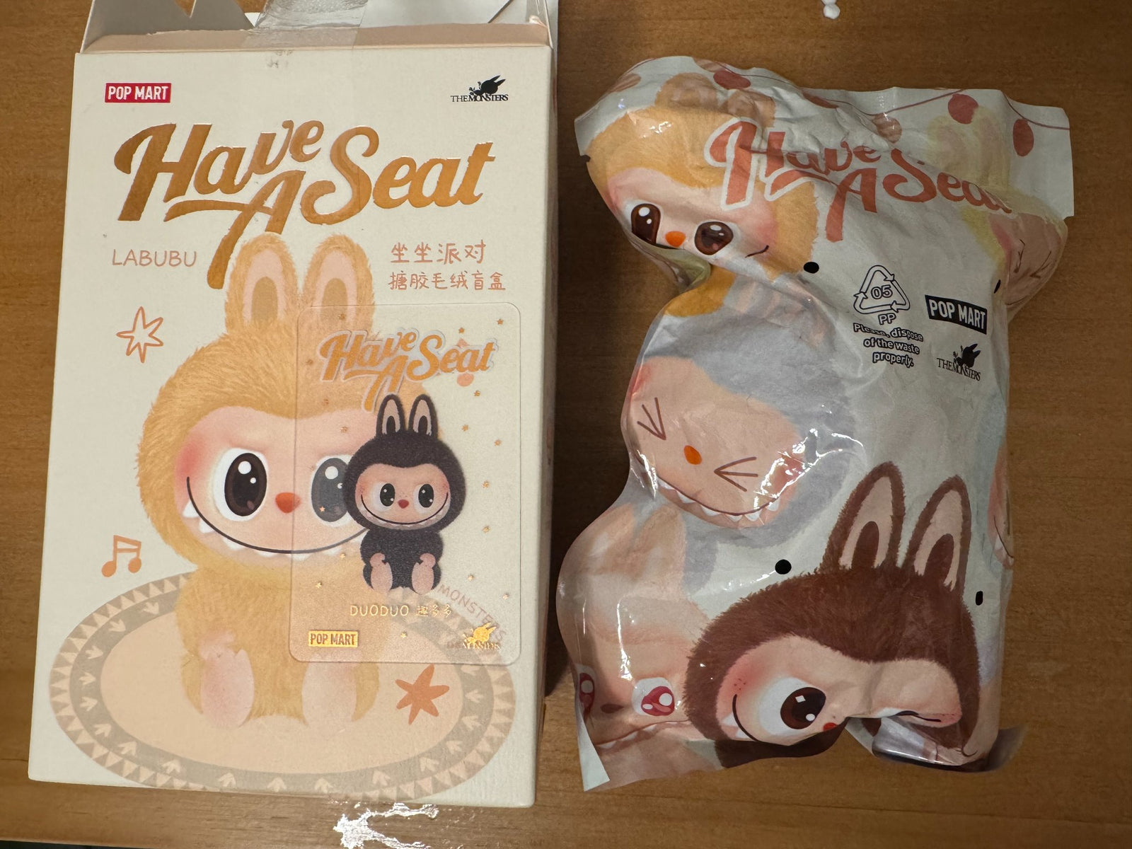 ポップマート Have A Seat LABUBU ぬいぐるみ DUODUO DUODUO (Secret/Chaser) - Labubu THE MONSTERS - Have a Seat Vinyl