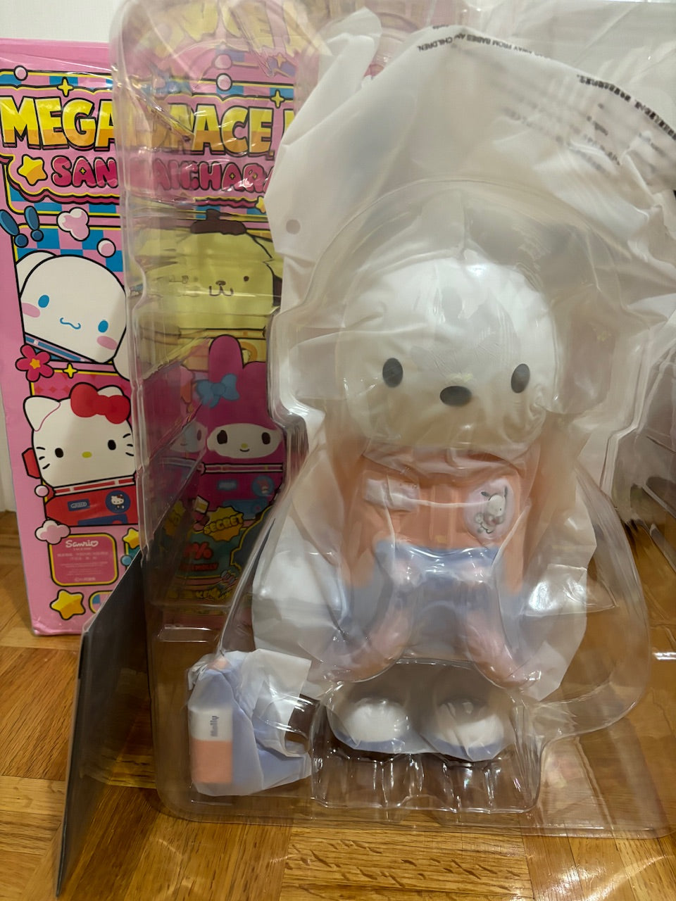 Popmart Mega Space Molly 400% Sanrio Characters - Pochacco