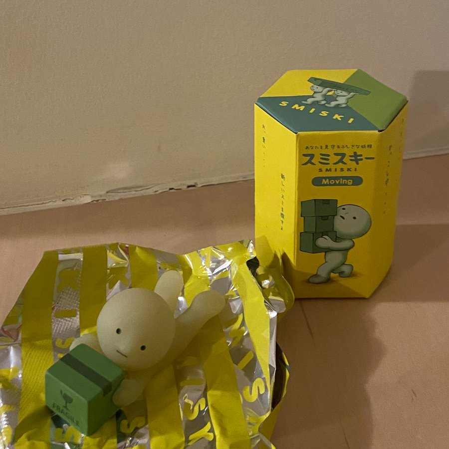 Falling Down - Smiski Moving Series - Dreams