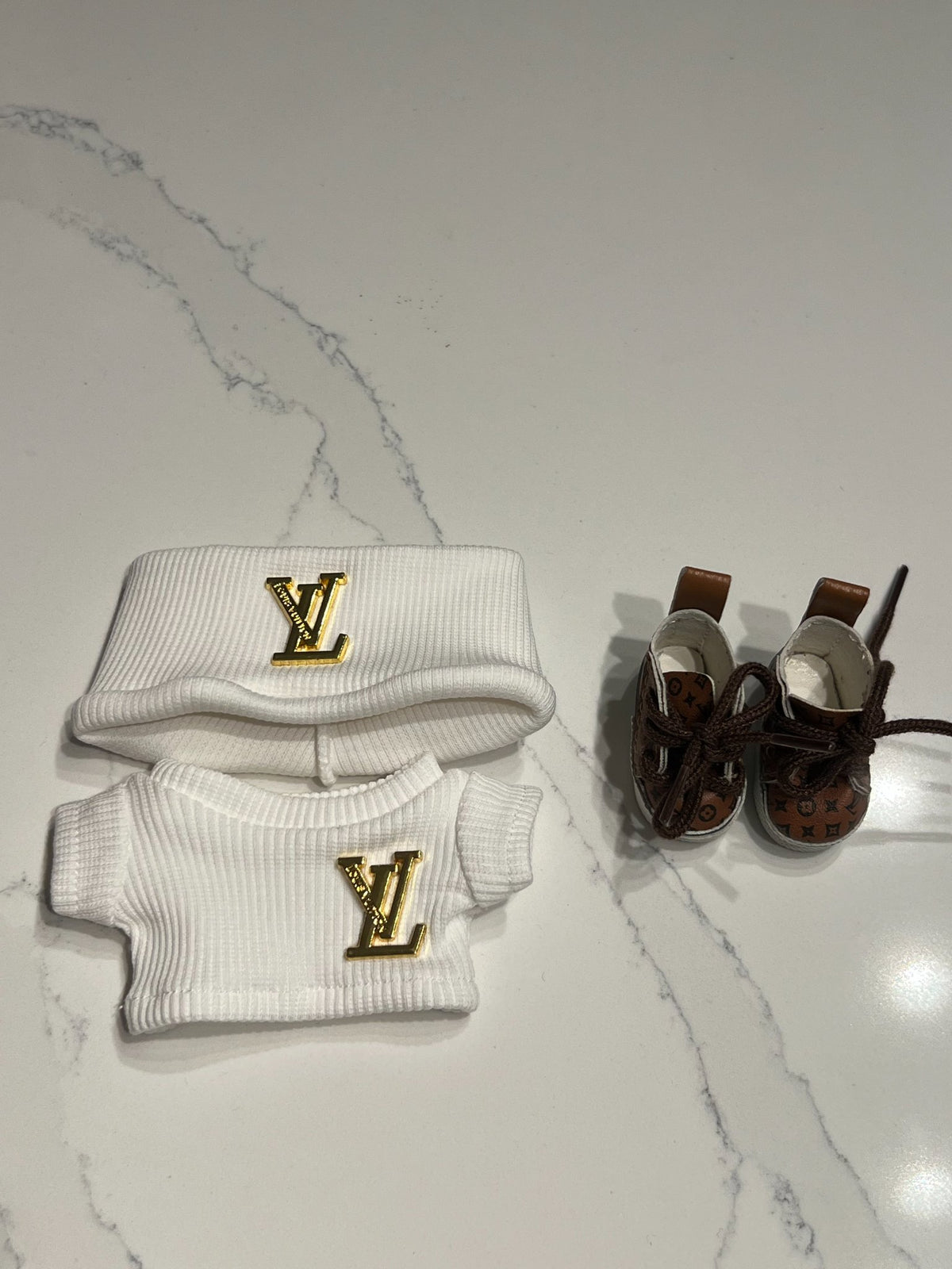 Gold "LV" Plate Outfit  - Labubu Clothes for Have A Seat - 2