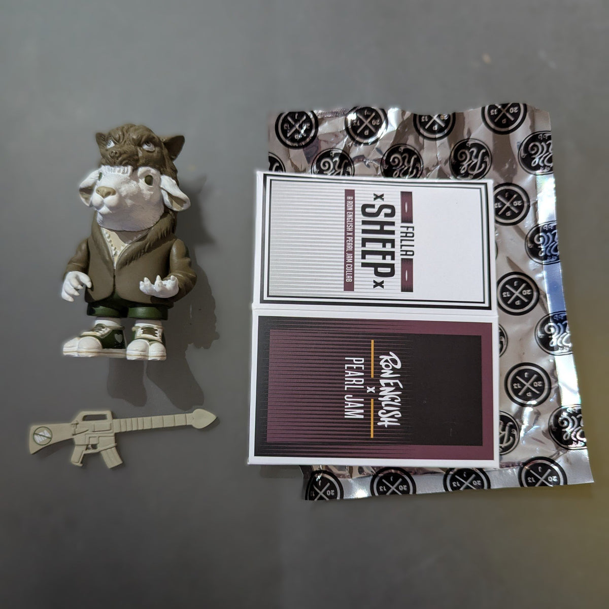 Falla Sheep Olive - Ron English X Pearl Jam 11/50 - 1