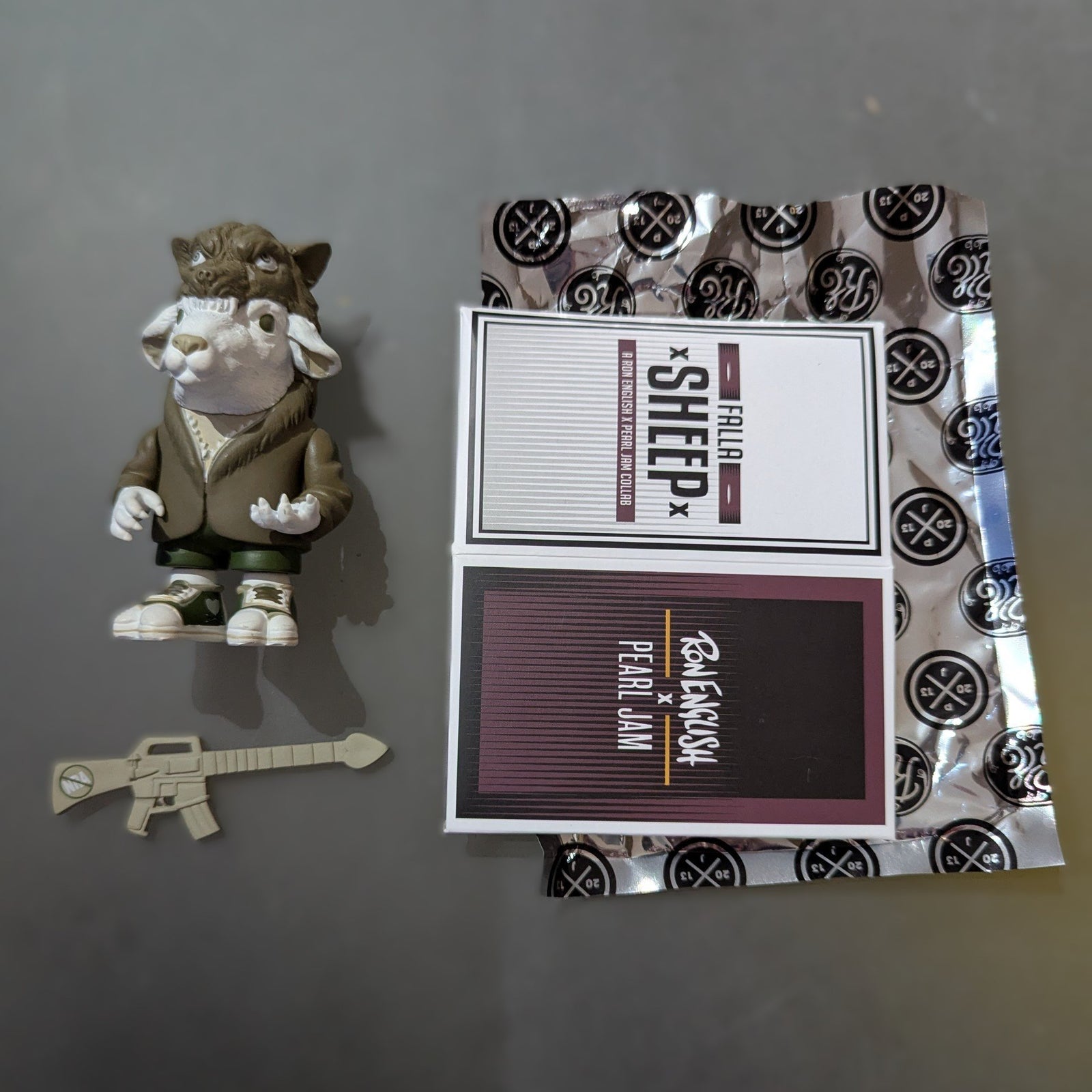 Falla Sheep Olive - Ron English X Pearl Jam 11/50 - 1