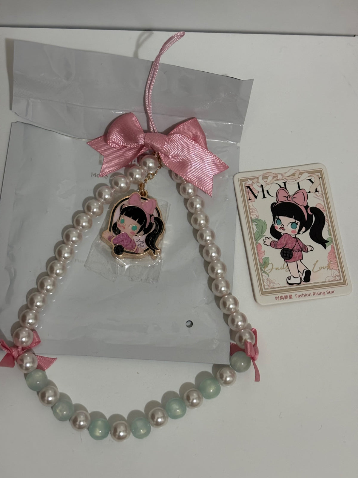 Fashion Rising Star - Molly Daily Look Phone Charm - 1