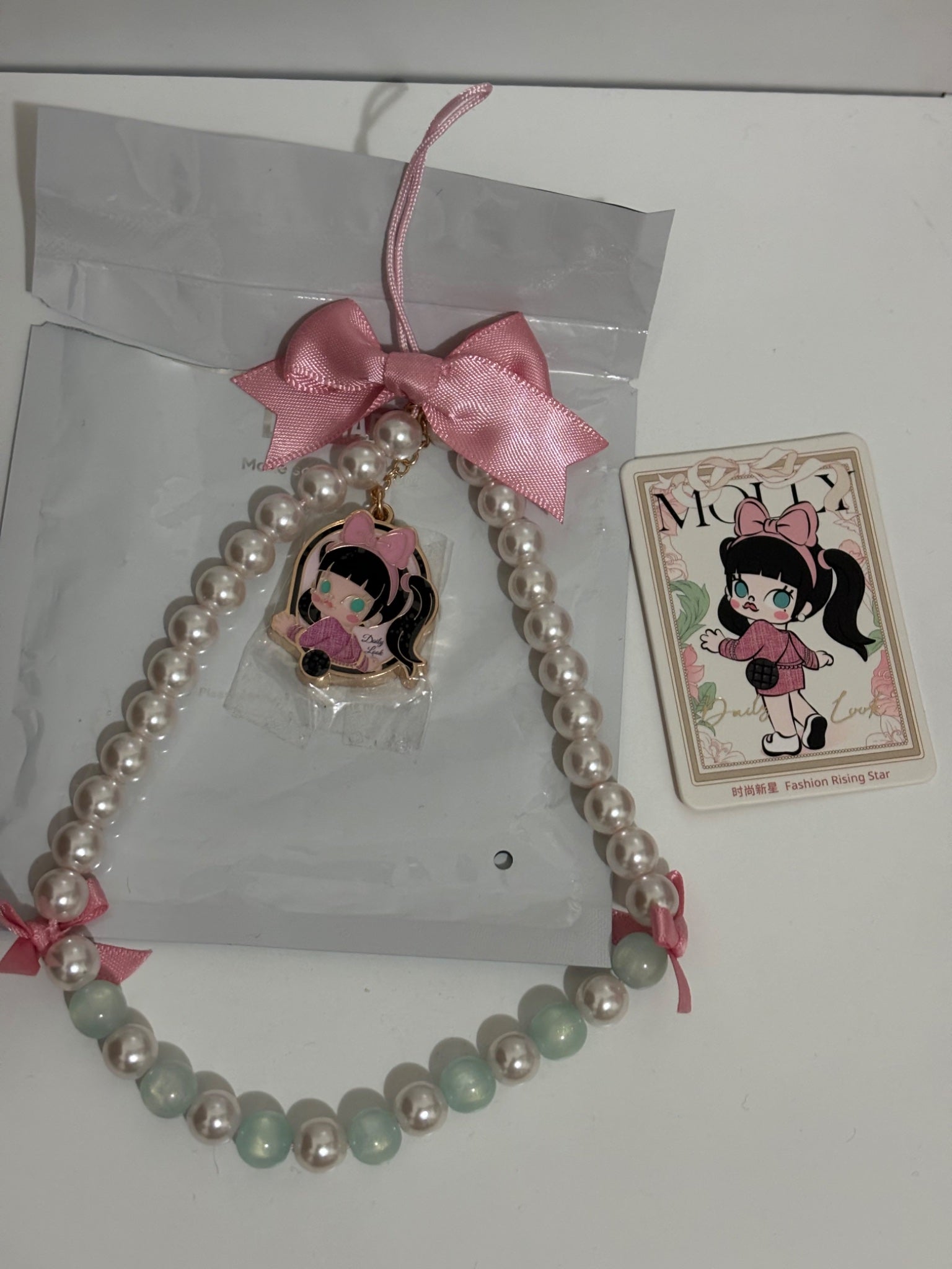 Fashion Rising Star - Molly Daily Look Phone Charm - 1