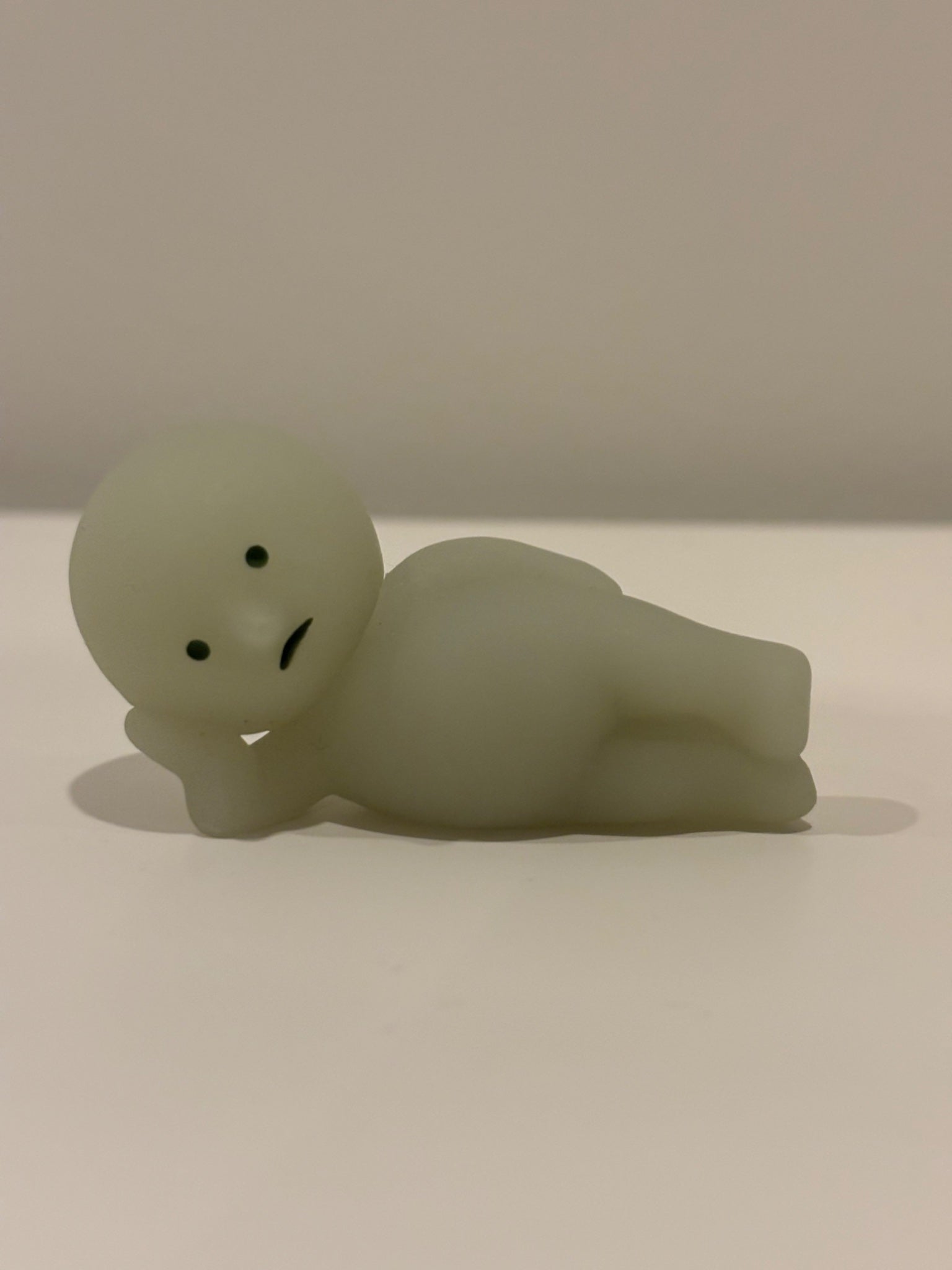 Lounging - Smiski Series 1