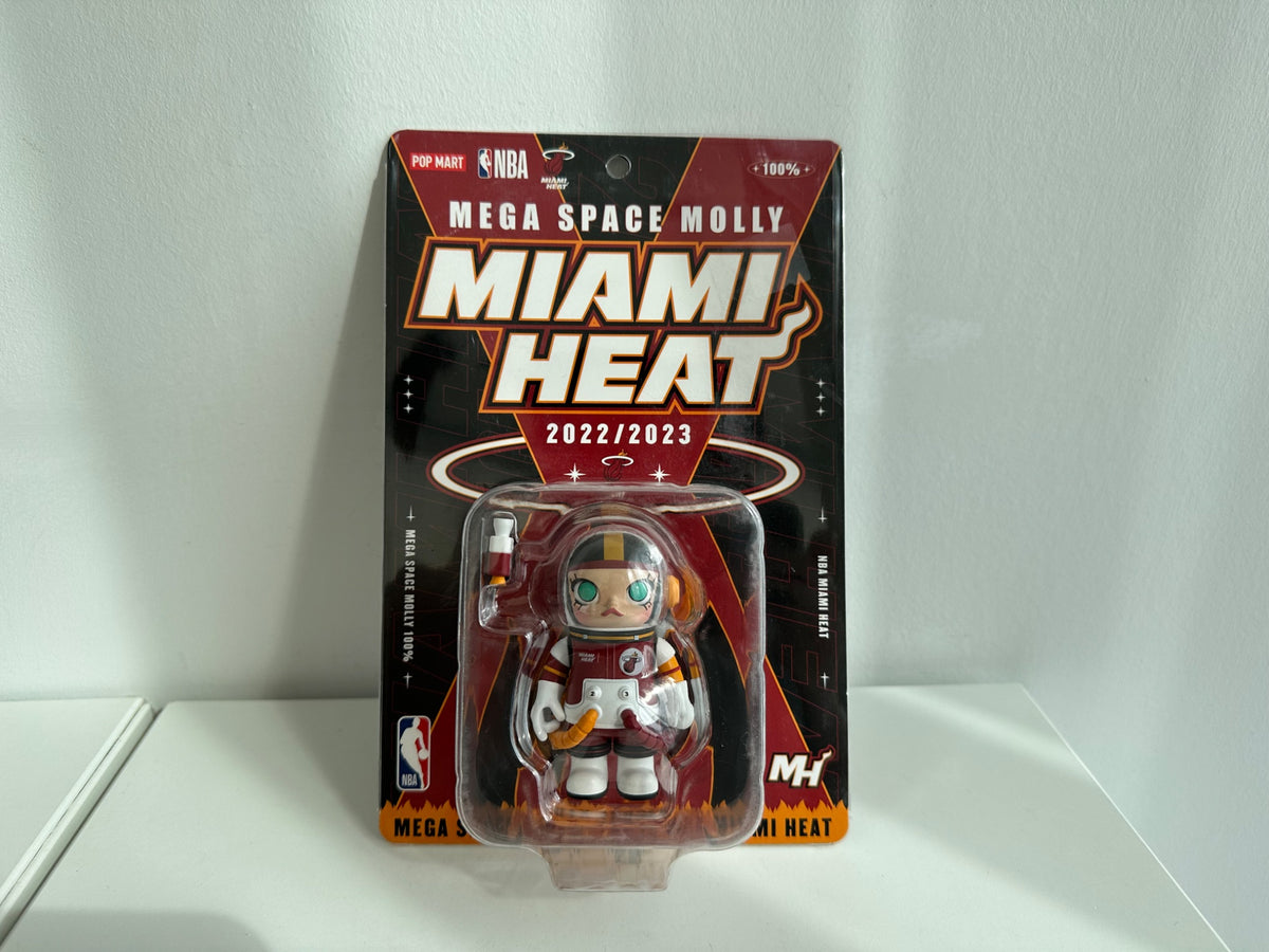 Miami Heat 2022-2023 Blister - Mega Space Molly 100% by POP MART - 1