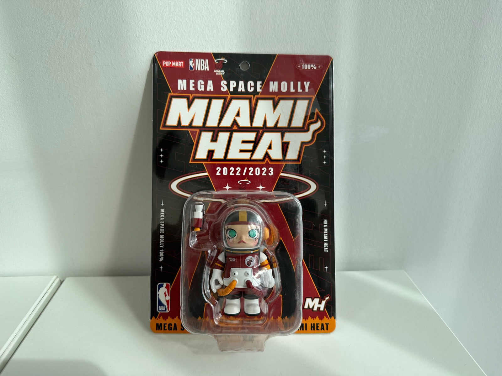 Miami Heat 2022-2023 Blister - Mega Space Molly 100% by POP MART - 1