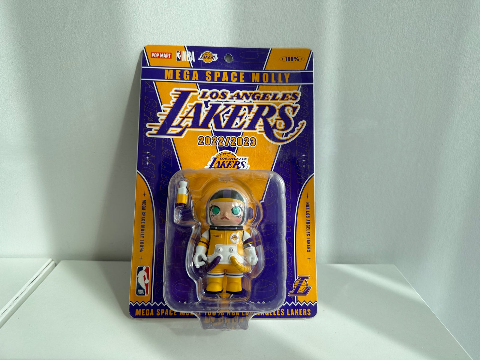 Los Angeles Lakers 2022-2023 Blister - Mega Space Molly 100% by POP MART - 1