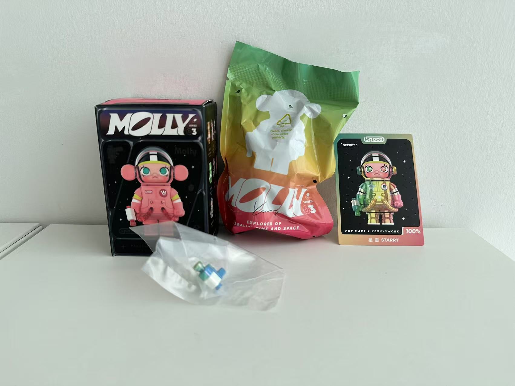 Starry (Secret 1 / Chaser) - MEGA SPACE MOLLY 100% Series 3 by POP MART - 1