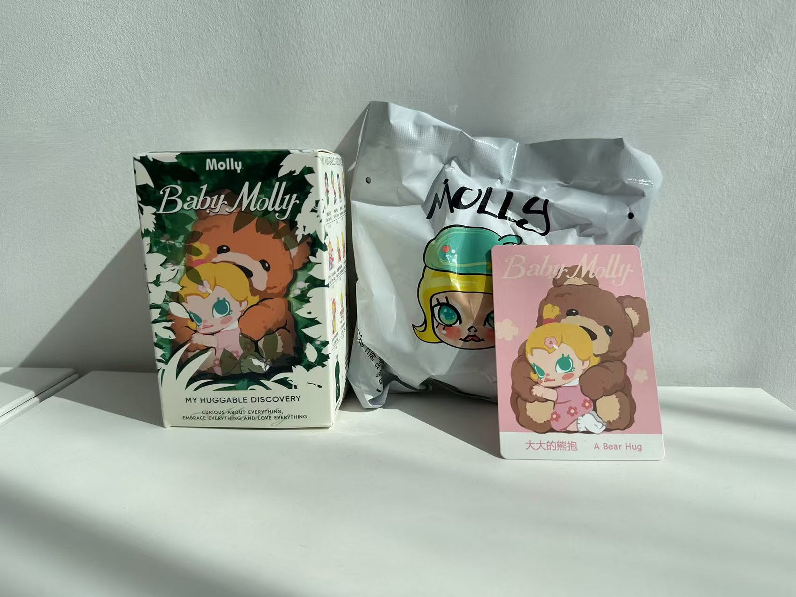 A bear hug - Baby Molly My Huggable Discovery Series by POP MART - 1