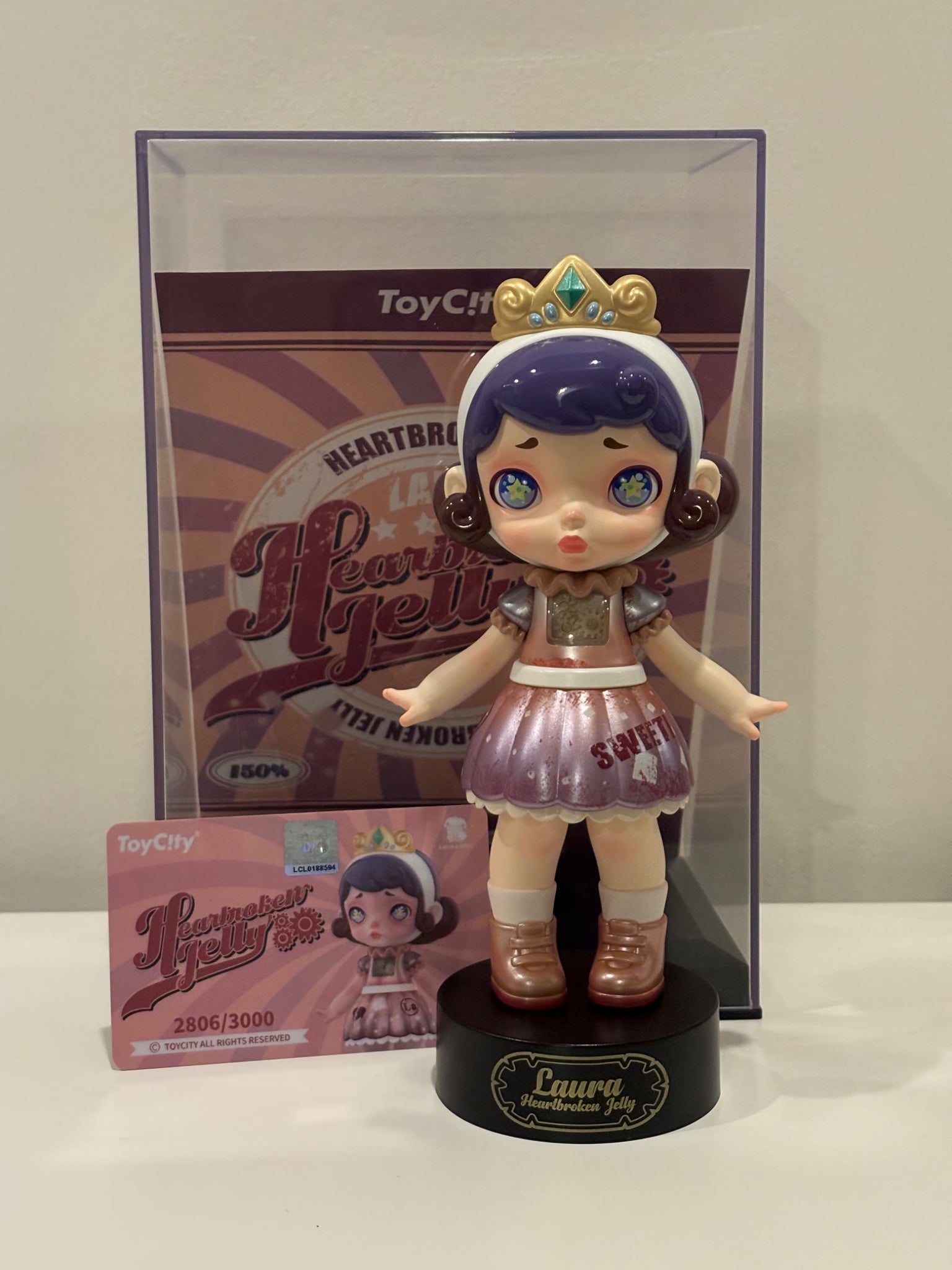Laura 150% Heartbroken Jelly Figure  - 1
