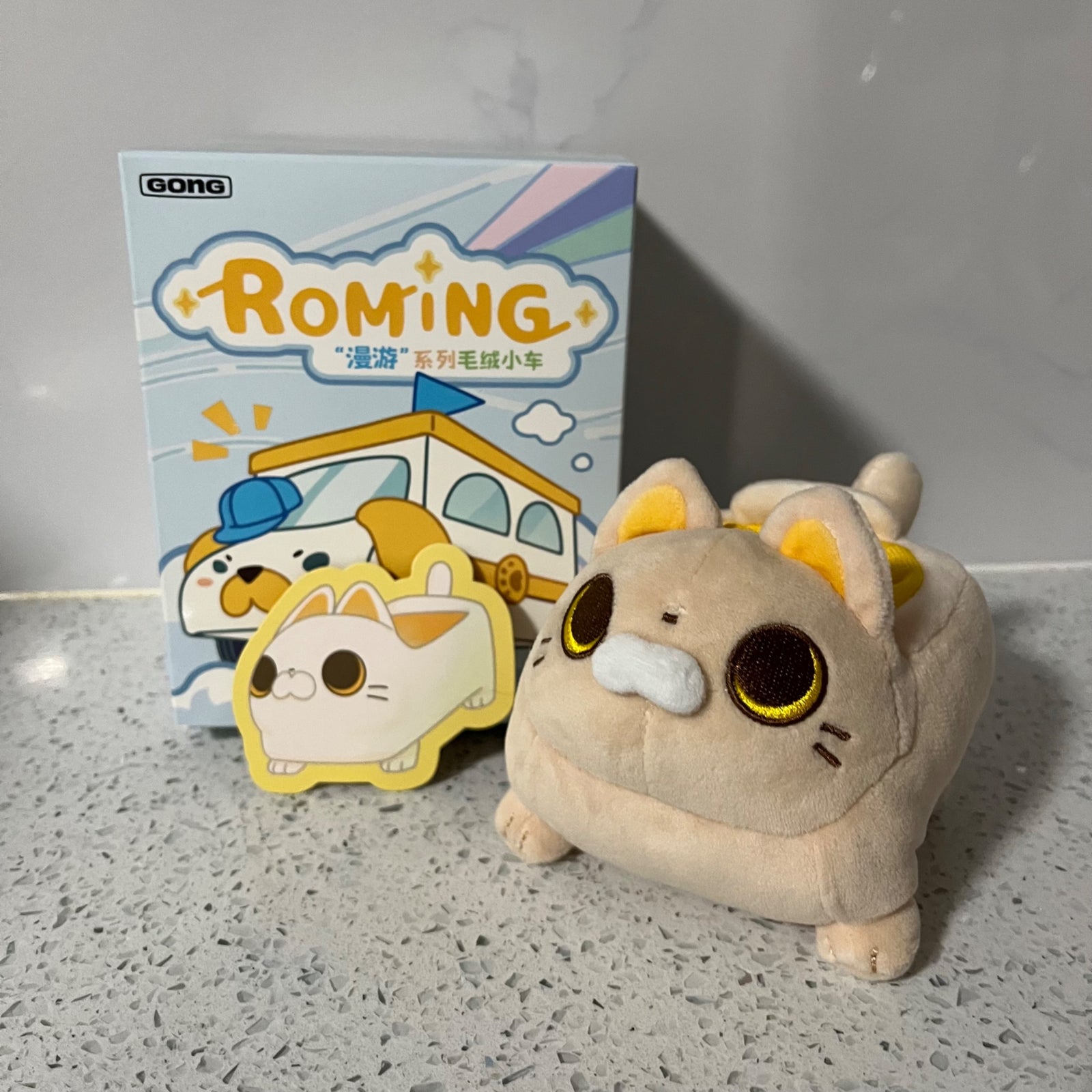Cream Lemon Pie Cat - GONG Original Roaming/Roming Series Plush Toy Car - Pop Mart