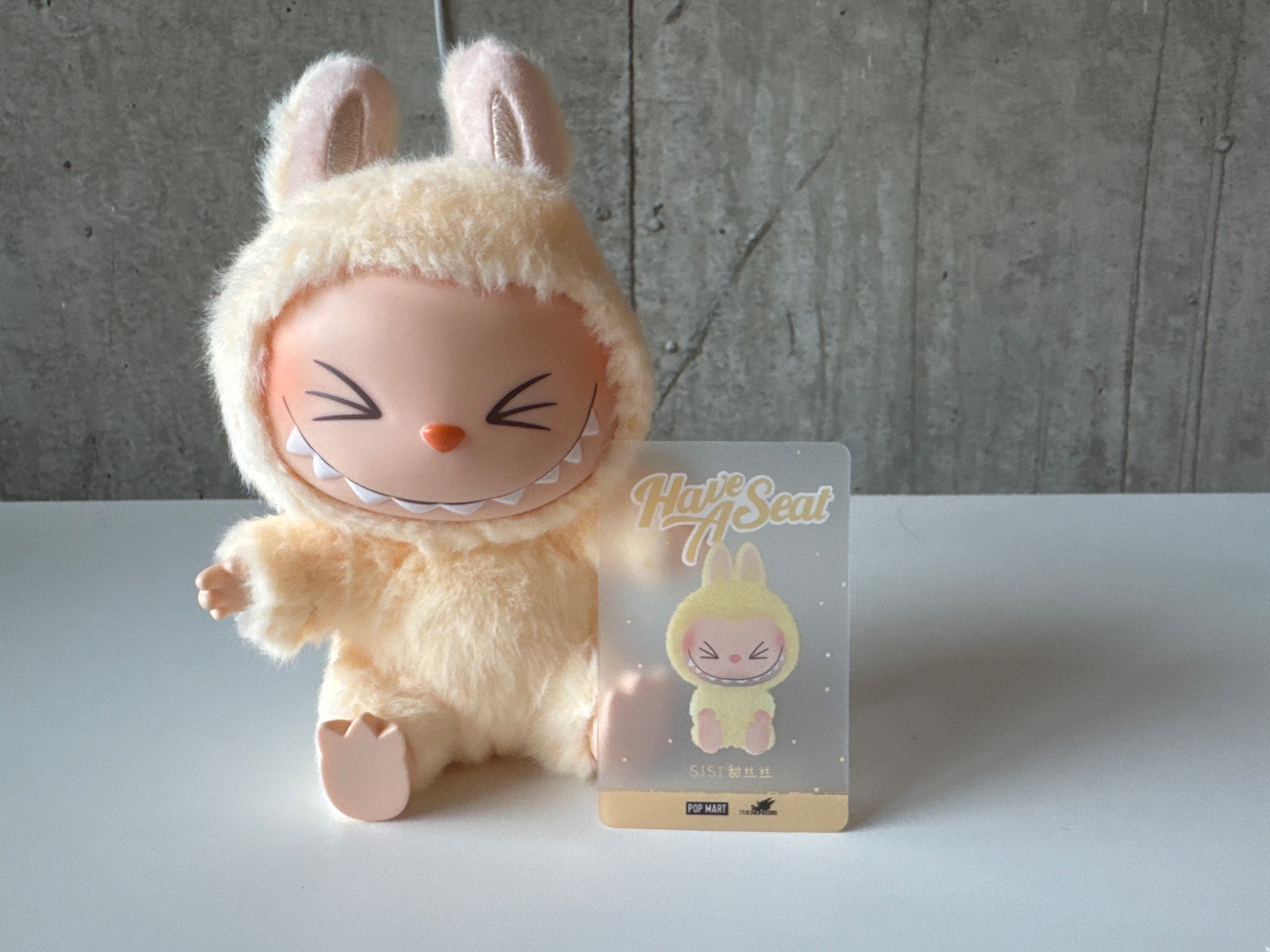 Sisi Labubu - Have A Seat - POP MART