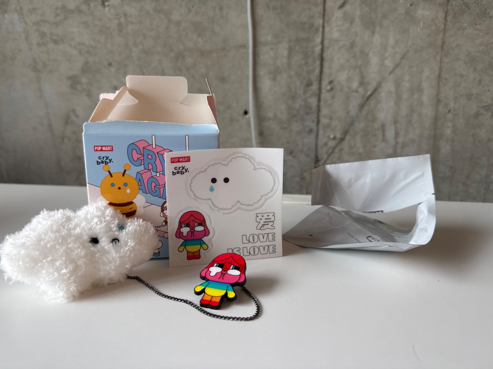 Love Is Love - Cry Baby Crying Again Badge - POP MART