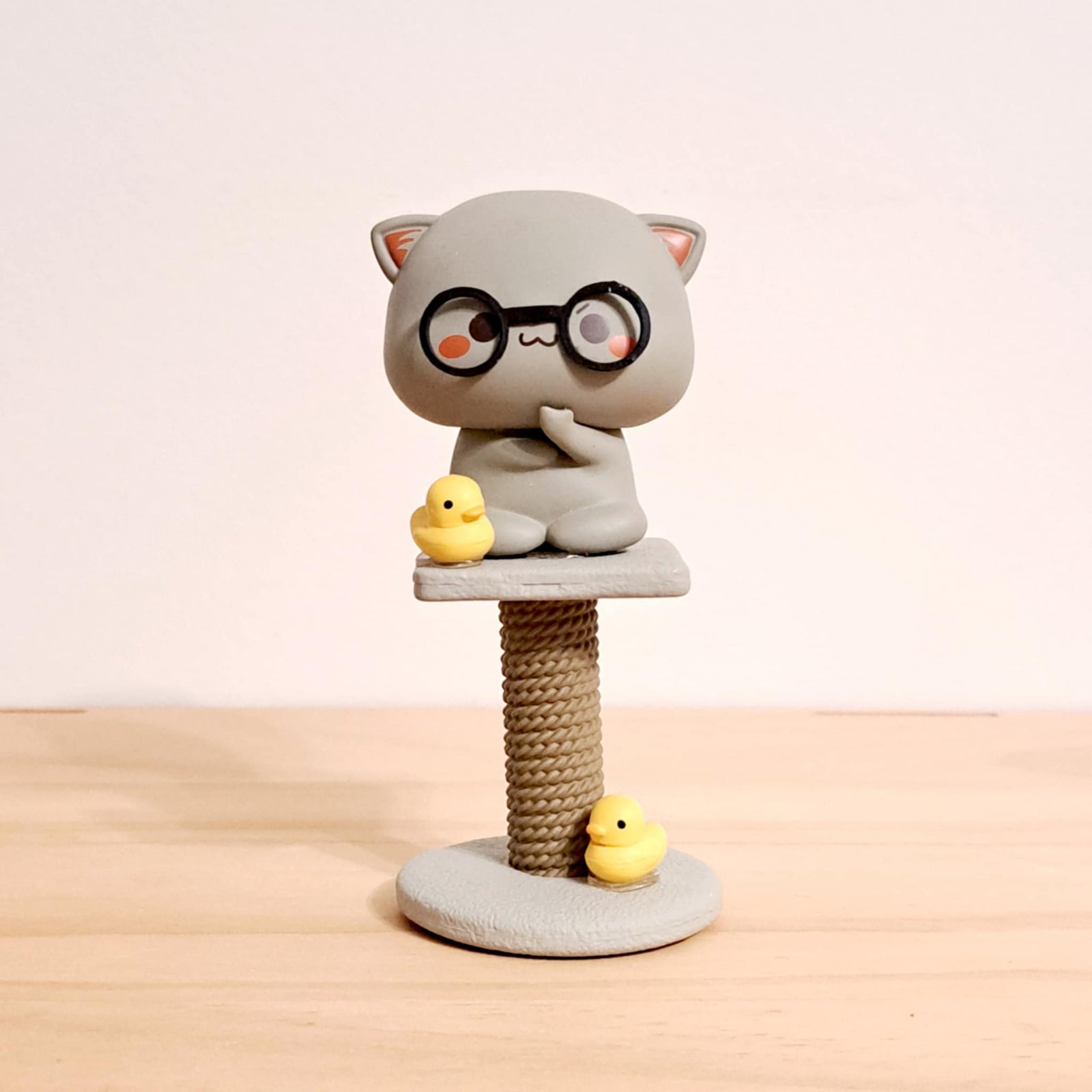 Mitao Cat Thinking (with Cat Climbing Tree) - Mitao Cat Season 2 - Dodowo