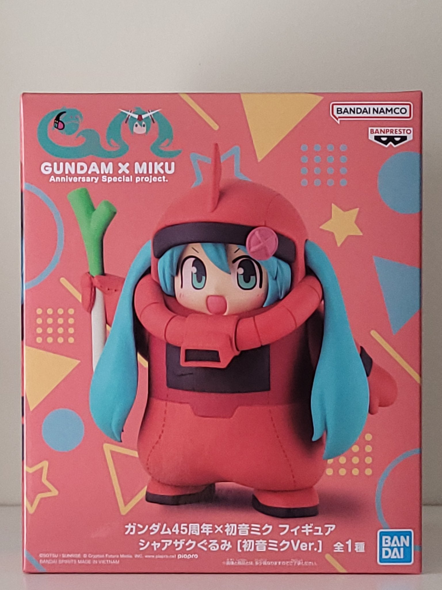 Hatsune Miku x Gundam 45th Anniversary - Char's Zaku Figure