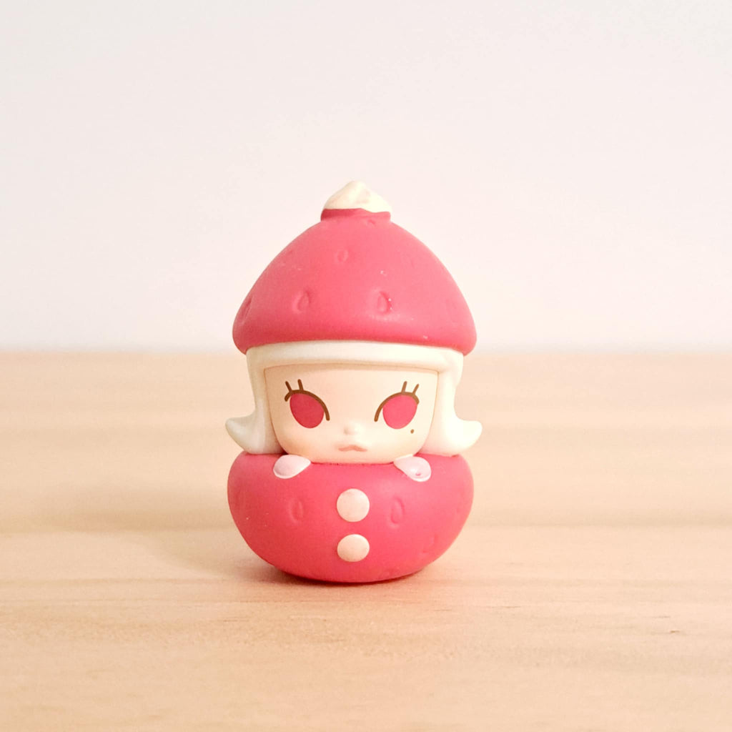 Molly - Strawberry Pop Bean Series - Pop Mart - Mindzai Toy Shop