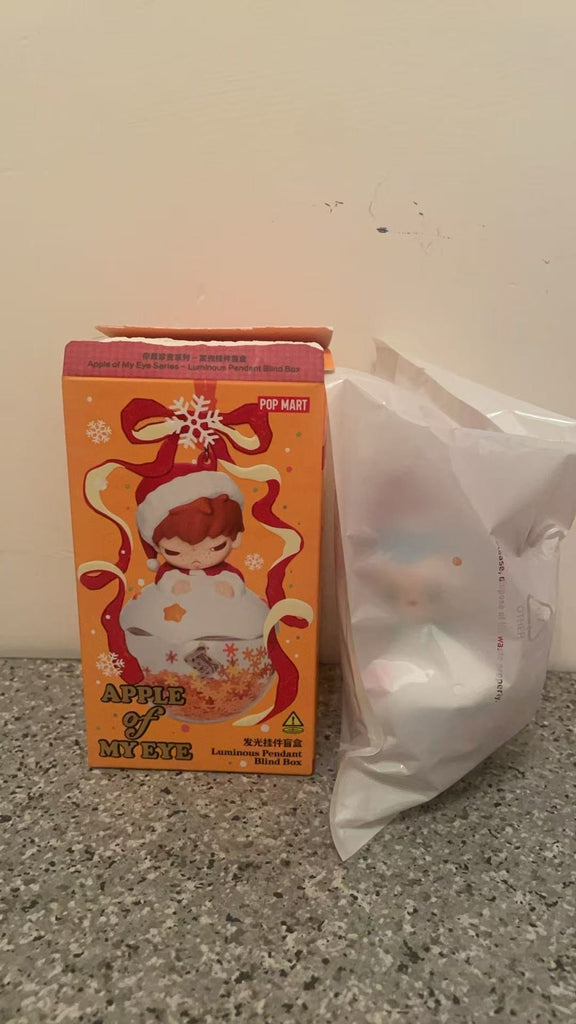 POP MART APPLE of MY EYE ルミナスペンダント 新品未開封 Pop Mart Apple of My Eye Series Wonderful Spin Luminous Pendant - US