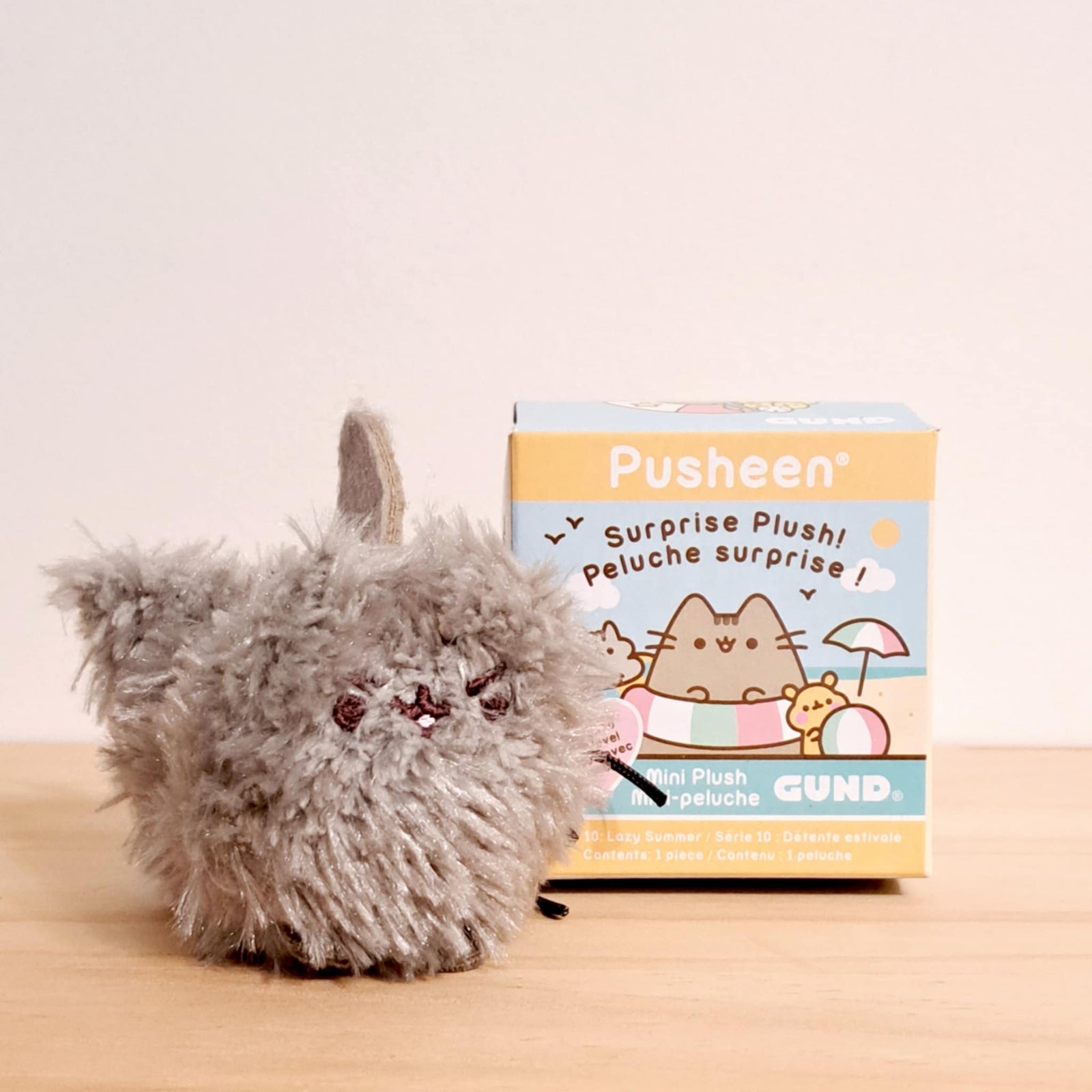 Pip with shark fin - Pusheen Surprise Plush! Series 10: Lazy Summer - Gund