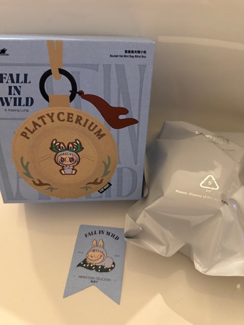 Monstera Deliciosa - The Monsters Fall in the Wind Bucket Hat Mini Bag - Pop Mart