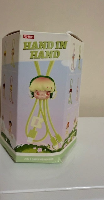 Embrace the Breeze (The Monsters Labubu) Hand in Hand 2-in-1 Cable