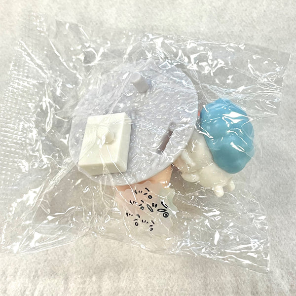 Momonga and Furuhonya Kani - Chiikawa Choco Sap Mini Figure