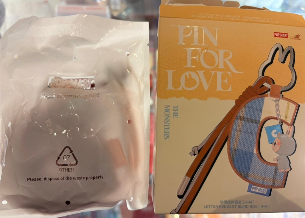 PIN FOR LOVE 未開封ボックス THE MONSTERS Pin for Love Series- Letter Pendant (N-Z) – BlindBoxed