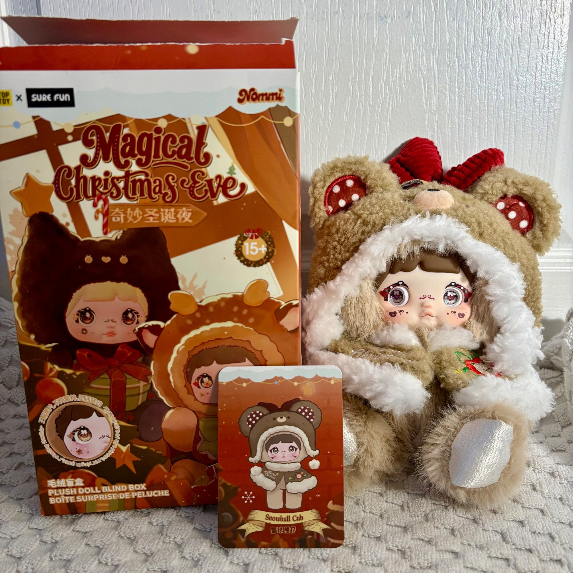 【新作】Nommi クリスマス シークレット Snowball Cub - Nommi Magical Christmas Eve Plush Pendant - TOP TOY