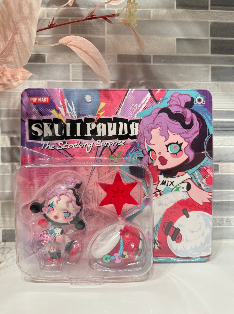 SKULLPANDA The Stocking Surprise Figure