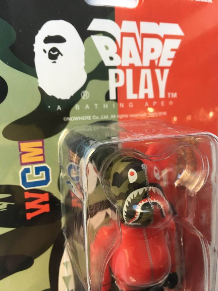 1st Camo Shark Bape Bearbrick 100% - Red